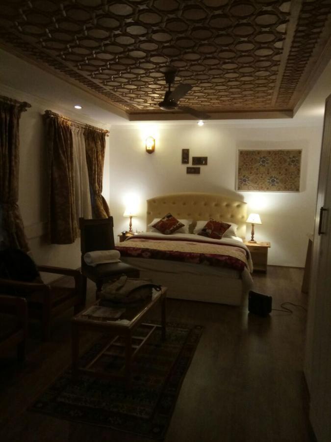 Dove Cottage Srīnagar Zewnętrze zdjęcie