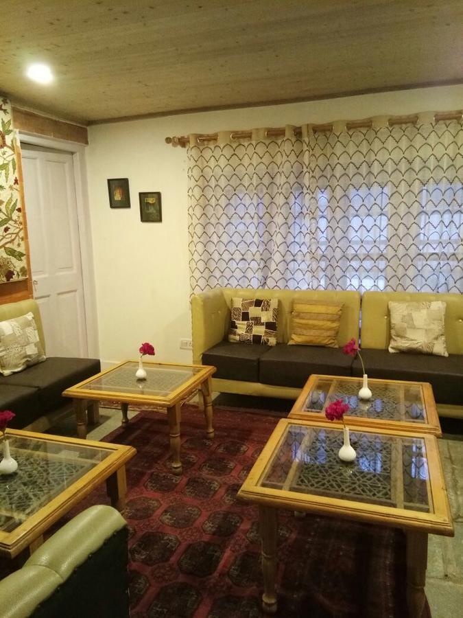 Dove Cottage Srīnagar Zewnętrze zdjęcie